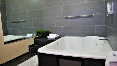Acapulco House | THE BIG HOUSE ENS