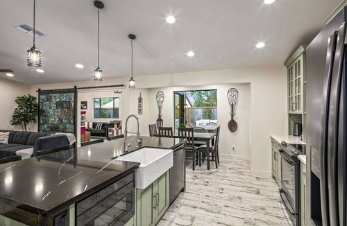 Bellair House | The Copper Haven: Luxurious Heated Salt Pool & Spa w/Game Room