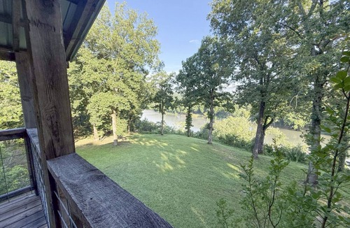 Boswell Cabin | The Crash Pad ~ Riverfront Retreat with Gameroom