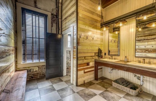 Brenham Hotel | The downtown Brenham Schoolhouse Hotel, Suite 1