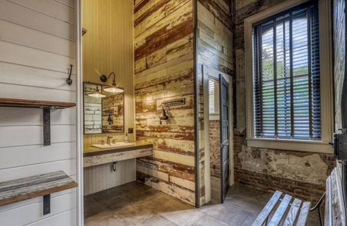 Brenham Hotel | The downtown Brenham Schoolhouse Hotel, Room C