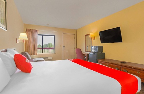 Central City House | The Finest Staycation for Couples! Pet-Friendly