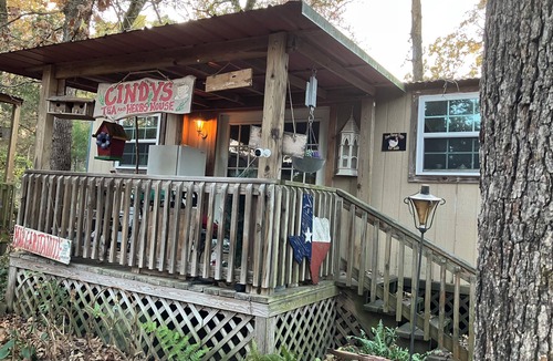 Tyler RV Rental | The Fireman's Bunker, a cabin in the country that sleeps 4 on Bunk Beds