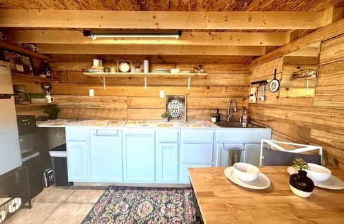 Dripping Springs Cabin | The Happy House @ 13Acres Meditation Retreat