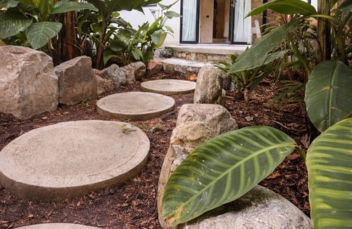 Pasajcap Apartment | The Hidden Garden