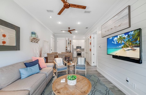 Cinnamon Shore Apartment | The Hideout TC 10101