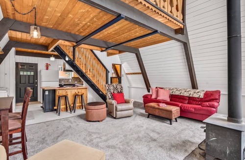 Blue River House | The Iconic A-Frame, Monthly, Minutes to Breckenridge
