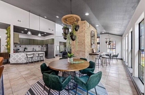 North Arlington Apartment | The Landry 100 | Spacious and Cozy 2 Bedroom 2bth