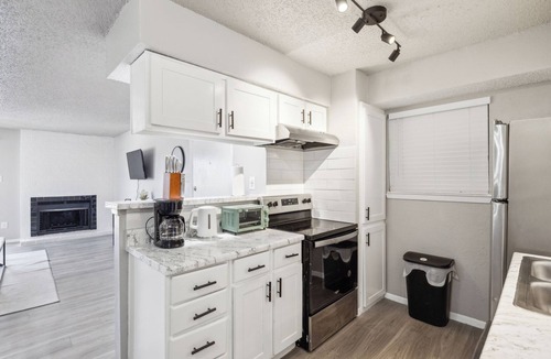 North Arlington Apartment | The Landry 283 | Spacious and Cozy 2 Bedroom 1bth