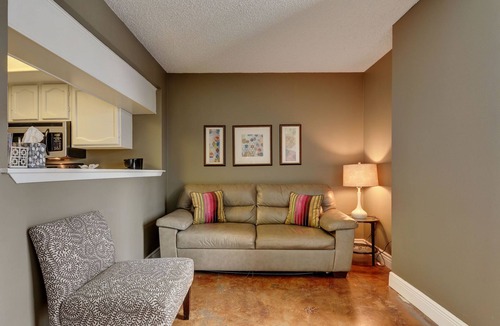 Downtown Austin Apartment | The Littlefields by Lodgewell | Downtown Loft | C6
