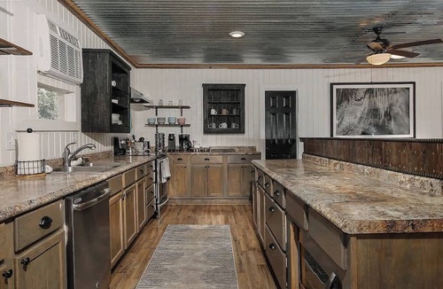 Centerville House | The Lodge At Our Texas Ranch