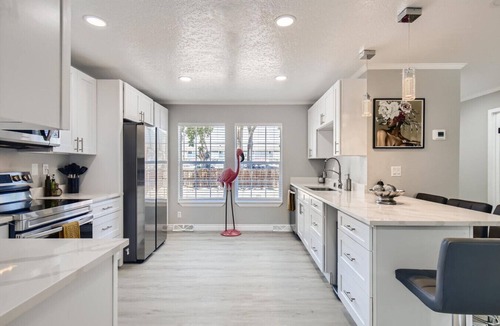 Denver House | The Luxe Nest | 5BR Retreat w/Games & Fire Pit