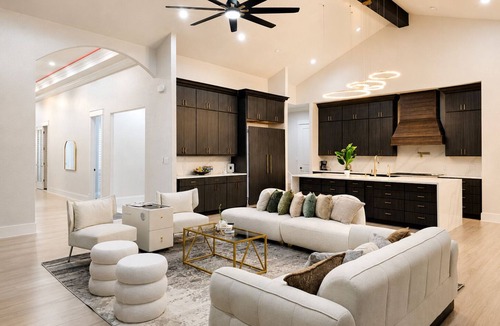 Midland House | The Manor by Zkora Homes: Luxury Executive Estate with Ensuite rooms - Sleeps 15