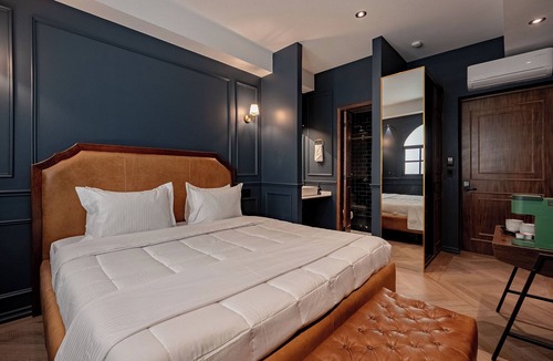 Benito Juarez Hotel | The Midnight Bloom Suite