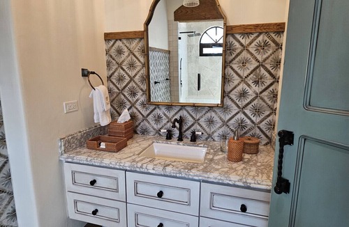 Valle de Guadalupe Bed & Breakfast | The Panorama Premium Suite at Chateau Del Valle