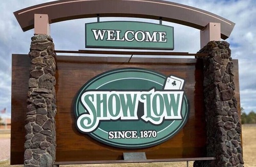 Show Low Hotel | The Phoenix Suite at the Kiva on Main St in Show Low