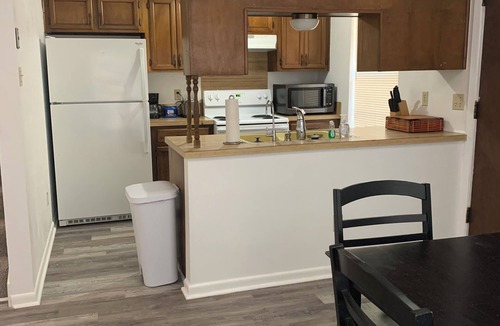 Bryan House | The Purple Cottage - 2 Bed 1.5 Bath in Bryan, TX