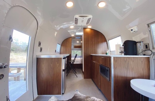 Ennis RV Rental | The Range Vintage Trailer Resort