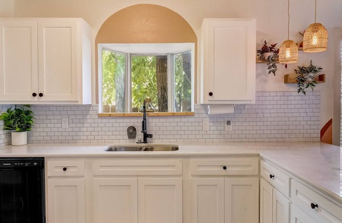 Eastside Promise Neighborhood House | The Retro Retreat - Close to Downtown Fort Sam