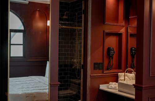 Benito Juarez Hotel | The Ruby Suite luxury room