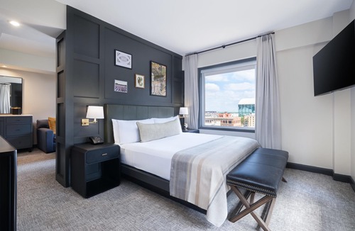 Downtown Houston Hotel | The Sam Houston Hotel, Tapestry Collection by Hilton