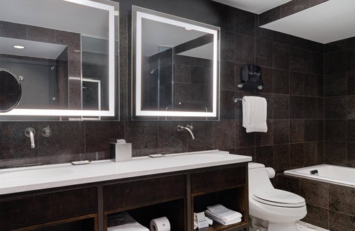 Downtown Houston Hotel | The Sam Houston Hotel, Tapestry Collection by Hilton