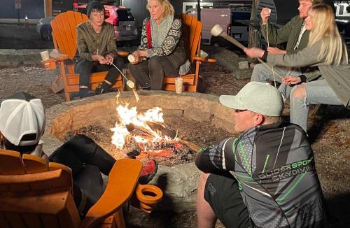 Eureka Springs Historic District Hotel | The Wanderoo Lodge