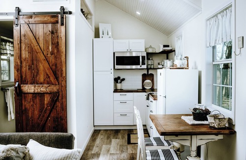 Dublin Cottage | The White Pine Cottage in Dublin