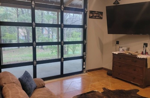 Smith County House | This barndo has Lake Tyler access via a private boat ramp