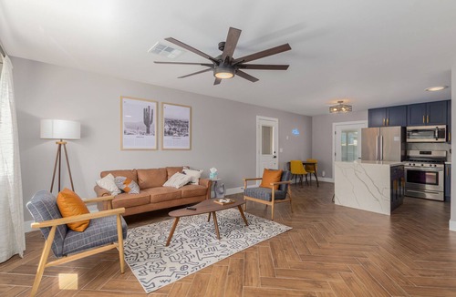 New Papago Parkway House | This house is a 3 bedroom(s), 2 bathrooms, located in Scottsdale, AZ.