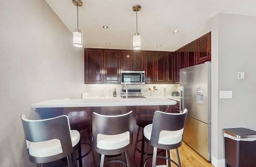 Eagle-Vail House | Three-story townhome on the golf course with 2 fireplaces