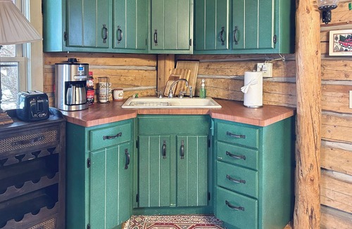 Mesa Cabin | Timeless Mesa Hideaway Creekside Cabin