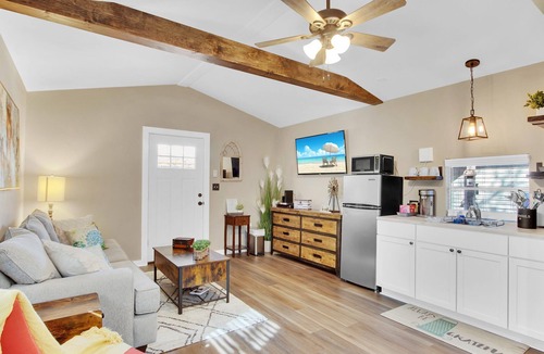 San Marcos House | Tiny House - Cozy and Clean - close to Stadium, Texas State & Floating SM River