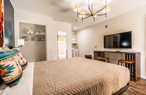 Tolleson Apartment | Tolleson Studio Stylish Retreat for 2 Guests