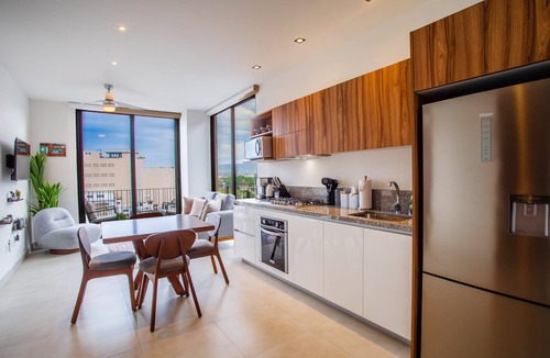 Diaz Ordaz Condo | Top-Floor 2BR w/Skyline Views, Pool & Gym