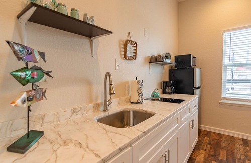 Galveston Condo | Top floor upscale contemporary space with great views and great location