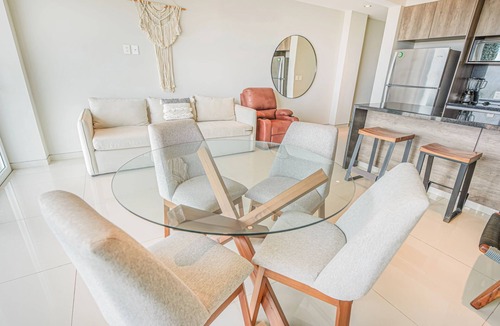 Colonia 5 de Diciembre Apartment | Torre Ku Rooftop Pool with Ocean Views