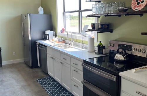 De Leon House | Tranquil 92-Acre Country Escape