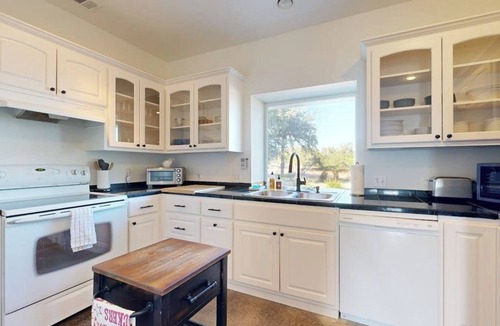 Hye House | Tranquil farmstead with beautiful views of the country, fire pit