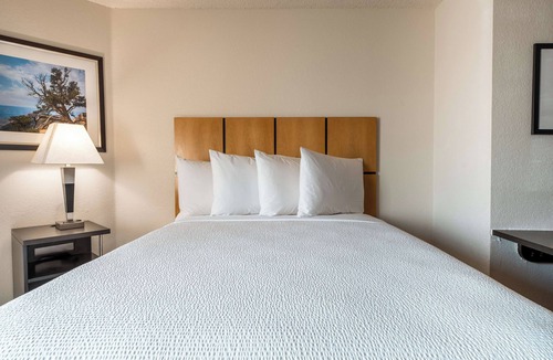 Fossil Creek Hotel | Tranquil Suite w/Full Kitchen | Near Airport | Free Parking