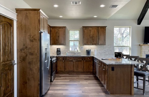 Nemo House | Tranquil Trails-Elegant Waterfront Retreat at Twin Canyons Longhorn Ranch