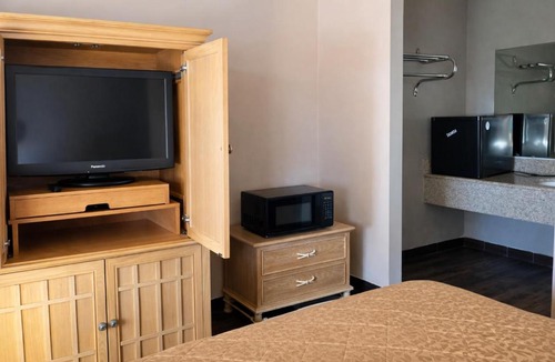 Northeast Heights Hotel | Tree Inn & Suites Albuquerque