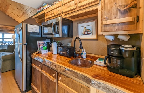 Mountain View Cabin | Treehouse Thyme - total privacy in woods