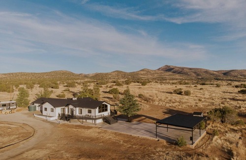 Alpine House | Triangle Ranch - Private West Texas Retreat