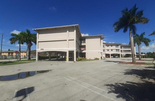 Hialeah Apartment | triangle suite III
