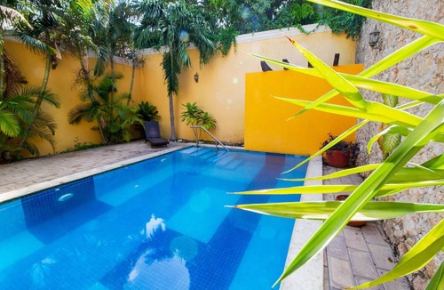 Centro Hotel | Triple-Bed Room in Mérida’s Heart — Close to Paseo Montejo & Downtown