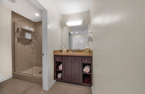 South Padre Island Hotel | Tropical Paradise + Beachfront Access