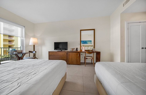 South Padre Island Hotel | Tropical Paradise + Beachfront Access