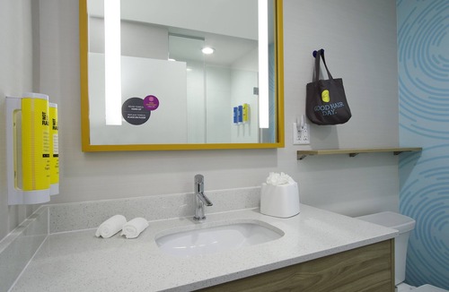 Bryan Hotel | Tru by Hilton Bryan College Station