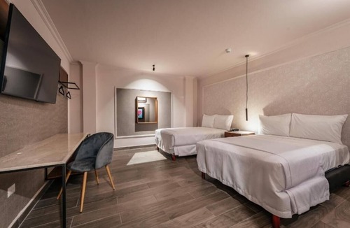 Centro Hotel | Two Modern Double Room – Comfortable Stay for 8 Guests in Mérida